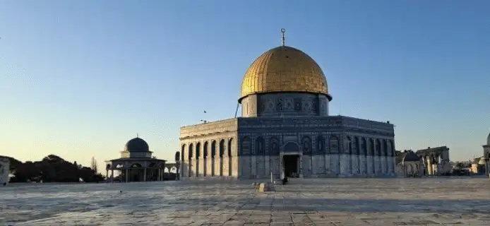مجلس حكماء المسلمين يدين إغلاق الاحتلال الإسرائيلي أبواب المسجد الأقصى أمام المصلين خلال شهر رمضان