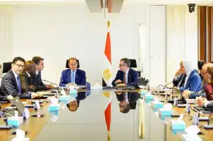 وزيرا التخطيط والمالية يبحثان مع وفد البنك الدولي والإفريقي للتنمية آليات تمويل مشروعات البنية التحتية