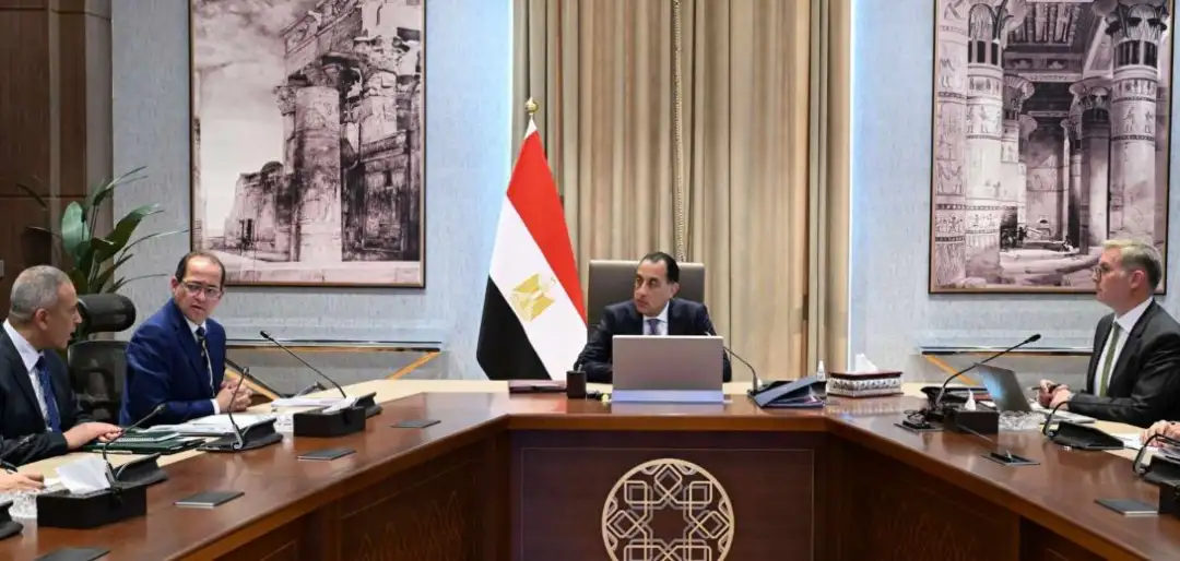 رئيس الوزراء يتابع إجراءات تدبير الاعتمادات المالية لتأمين الاحتياجات من المواد البترولية