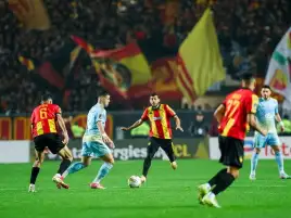 الأهلي يشكو حكم مباراة الترجي إلى الاتحاد الإفريقي لكرة القدم