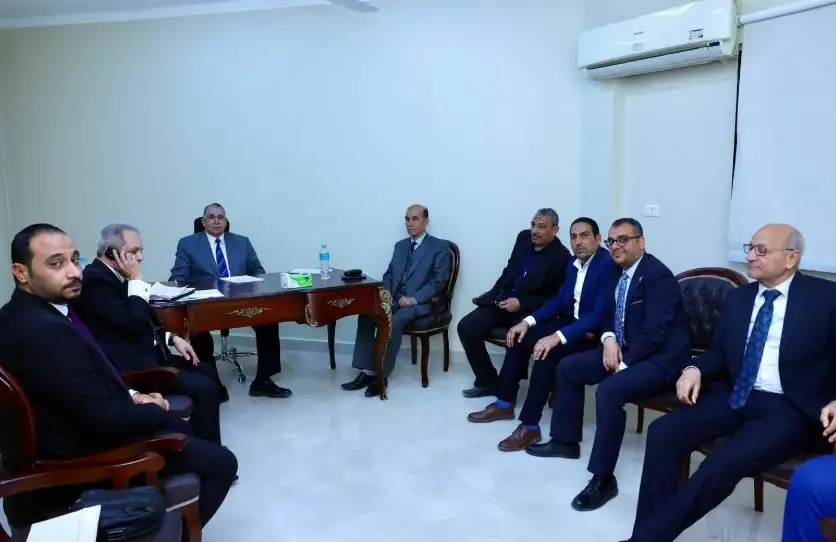 نقيب المحامين يعقد اجتماعا مع مجلس نقابة سوهاج وأعضاء اللجان النقابية لمناقشة تطوير العمل النقابي
