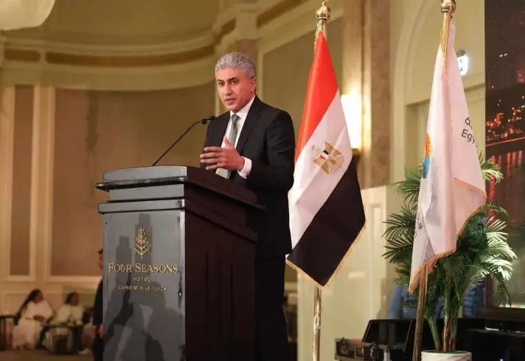 وزير السياحة: مواعيد غلق المحال في تمام الساعة التاسعة مساء لا تشمل المقاصد والمطاعم السياحية في مصر