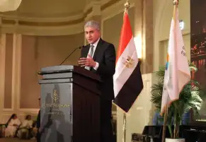 وزير السياحة: مواعيد غلق المحال في تمام الساعة التاسعة مساء لا تشمل المقاصد والمطاعم السياحية في مصر