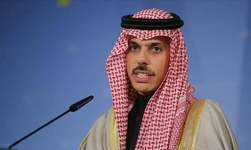 وزير الخارجية السعودي يصل إلى إسلام آباد لإجراء مشاورات حول التطورات الإقليمية في الشرق الأوسط