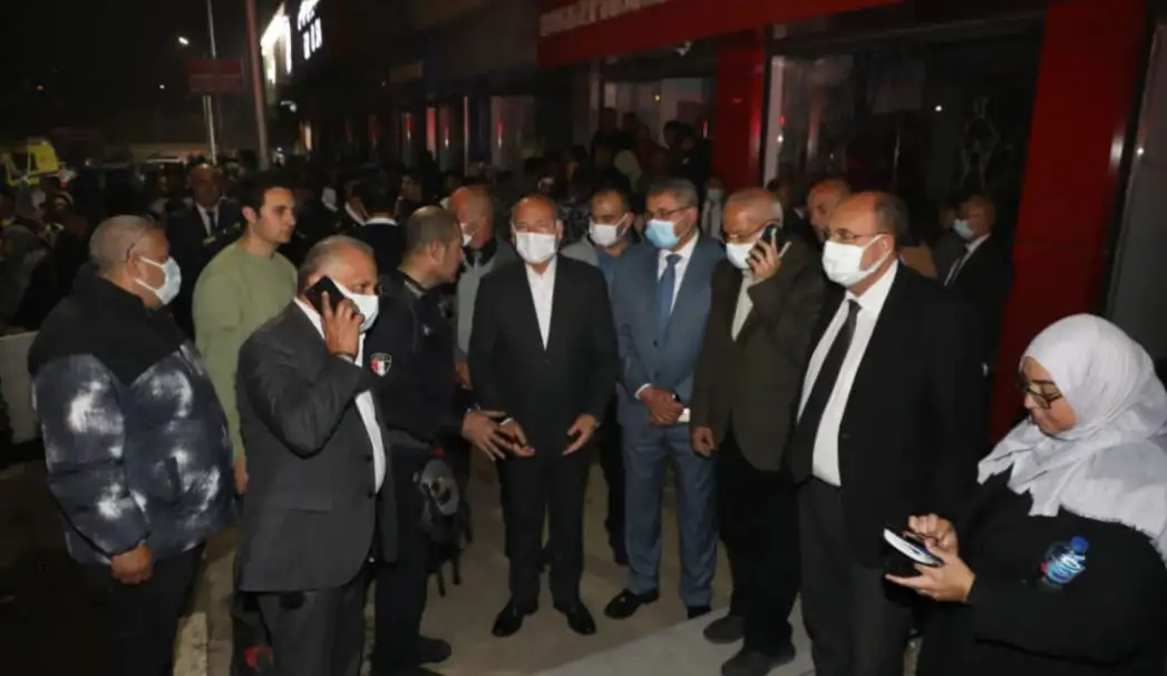 مصرع 3 أشخاص وإصابة آخرين في حريق مصنع ملابس بحي الزيتون