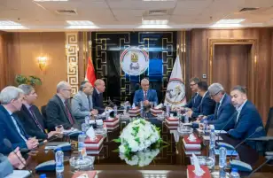 وزير الإنتاج الحربي يبحث مع شركة يونغ-هانز الفرنسية الألمانية وتاليس مصر التعاون في مجال الصناعات الدفاعية