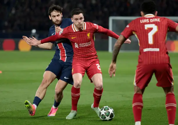 صافرة إسبانية لمواجهة باريس سان جيرمان وليفربول في دوري الأبطال