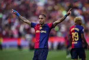 رافينيا يعود لبرشلونة بعد الإصابة ويستعد للكلاسيكو