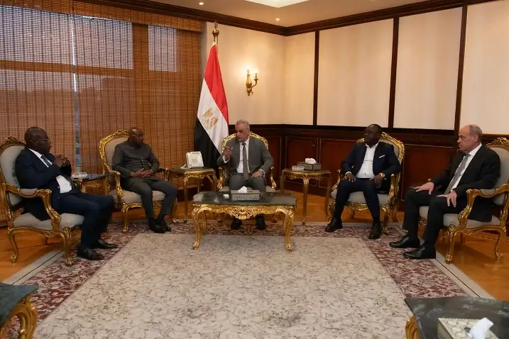 وزير الإنتاج الحربي يستقبل وفد رفيع المستوى من جمهورية أفريقيا الوسطى لبحث التعاون المشترك