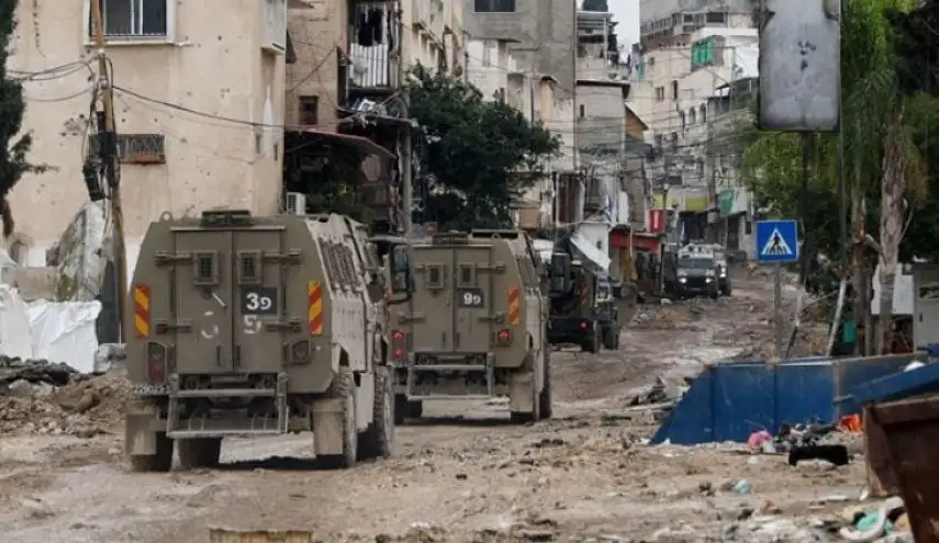 بينهم أسرى محررون وطفلان.. جيش الاحتلال الإسرائيلي يعتقل 30 فلسطينيا بالضفة