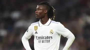 كامافينجا يعتذر لجماهير ريال مدريد بعد توديع دوري أبطال أوروبا