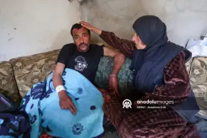 بعد 10 سنوات من الاختفاء.. قصة سوري خرج من صيدنايا فاقدا للذاكرة