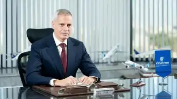 عمرو محمود رئيسا لمصر للطيران للسياحة الكرنك والأسواق الحرة