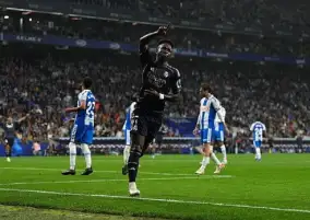 ريال مدريد يفوز على إسبانيول ويؤجل حسم الليجا للكلاسيكو