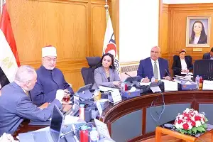رئيس الوزراء يتابع مع وزير التخطيط الموقف التنفيذي لخطة العام المالي 2025-2026