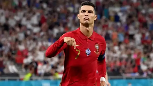 للمرة السادسة.. كريستيانو يقود قائمة البرتغال لمونديال 2026