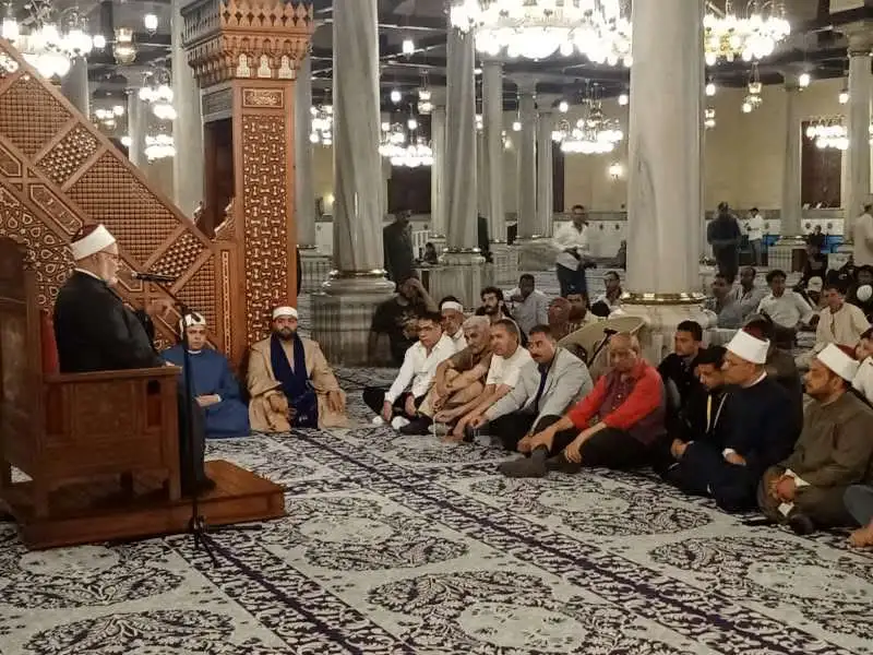 الأوقاف تواصل ليالي الذكر والابتهال بمسجد الحسين في خامس أمسيات العشر المباركات