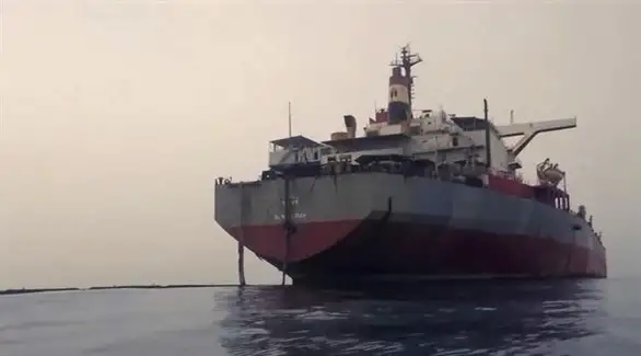 بلومبرج: سفن تغير مواقعها مع استعداد طهران لبيع نفطها