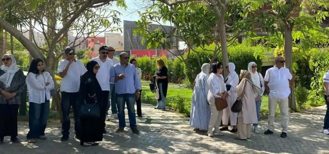 طبقا لوصيته.. اللون الأبيض يسيطر على مشيعي جنازة الراحل محمد مرزبان