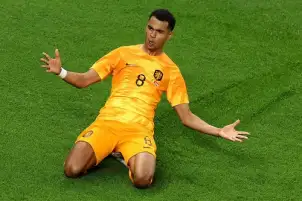 جاكبو يقود هجوم هولندا أمام السويد في كأس العالم