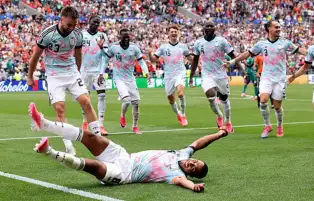 بلجيكا تقلب الطاولة على السنغال بثلاثية مثيرة بعد التمديد وتتأهل إلى دور الـ16