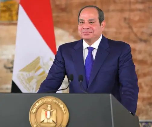 الرئيس السيسي يهنئ منتخب مصر بالتأهل التاريخي لدور الـ16 في كأس العالم: أثبتم أن الإيمان بالقدرة يحقق الإنجازات