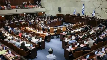الكنيست الإسرائيلي يصادق نهائيا على قانون دراسة التوراة بعد تخفيفه
