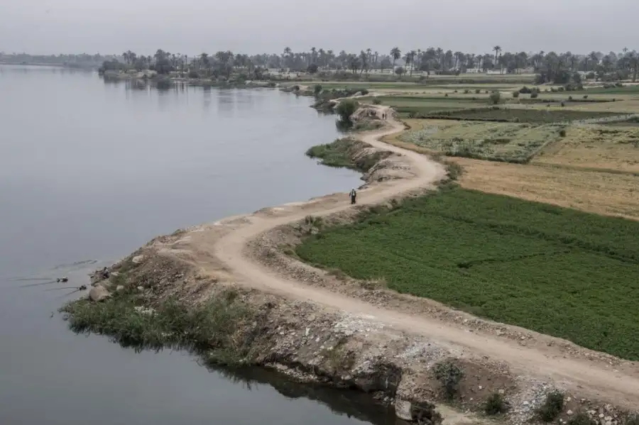 بعد انحسار مياه النيل في السودان.. أستاذ موارد مائية: العام الحالي أولى السنوات العجاف