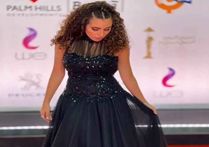 منة عدلي القيعي: «المفضل» بدأت بسؤال من زوجي.. وأكثر من 20 شخصًا صنعوا «يا مصر بتعمليها إزاي»
