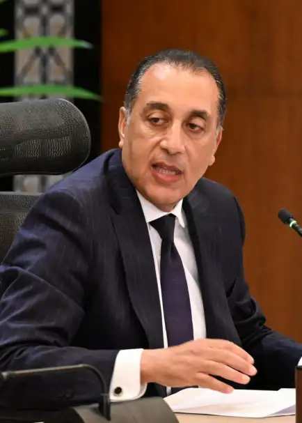 مدبولي يوجه باستمرار تنويع قنوات التواصل المباشر والفعّال مع المواطنين بما يضمن سرعة تلقي الشكاوى والطلبات والاستفسارات