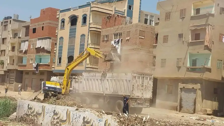 منال عوض: رفع إشغالات الشوارع وتراكمات المخلفات وبؤر فرز للقمامة بـ5 محافظات