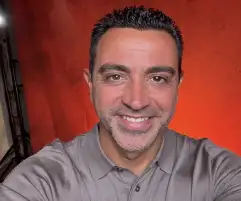 أعلن الاتحاد الهولندي لكرة القدم، اليوم الأربعاء، تعيين الإسباني تشافي هيرنانديز مديرًا فنيًا للمنتخب الأول، بعقد يمتد حتى عام 2030.