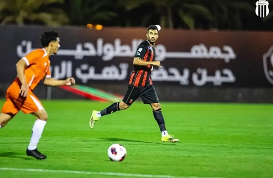 تريزيجيه يصنع ويقود الرياض لبلوغ ثمن نهائي كأس الملك