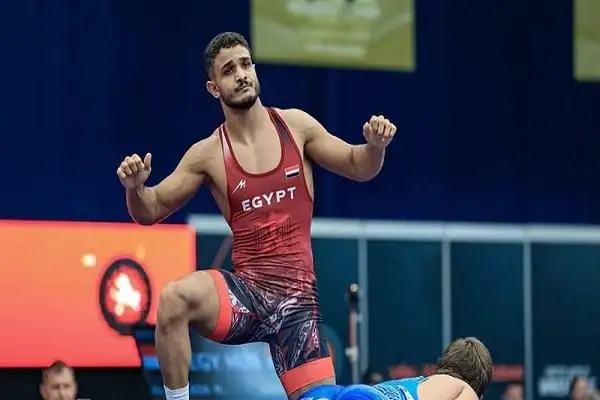 مصطفى حسين يتأهل إلى نصف نهائي المصارعة الرومانية بدورة ألعاب البحر المتوسط