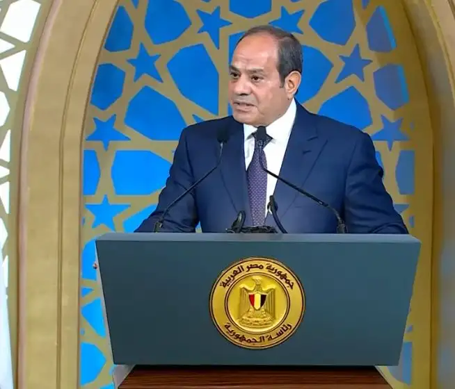 الرئيس السيسي: إحنا بنحاول نكون صادقين في طرح الموضوعات بلا مبالغة أو مزايدة