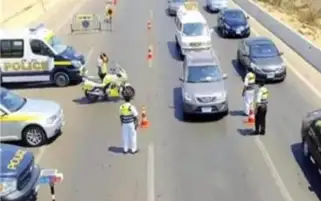 حملات مرورية تكثف جهودها لضبط المخالفات ورفع المركبات المتروكة