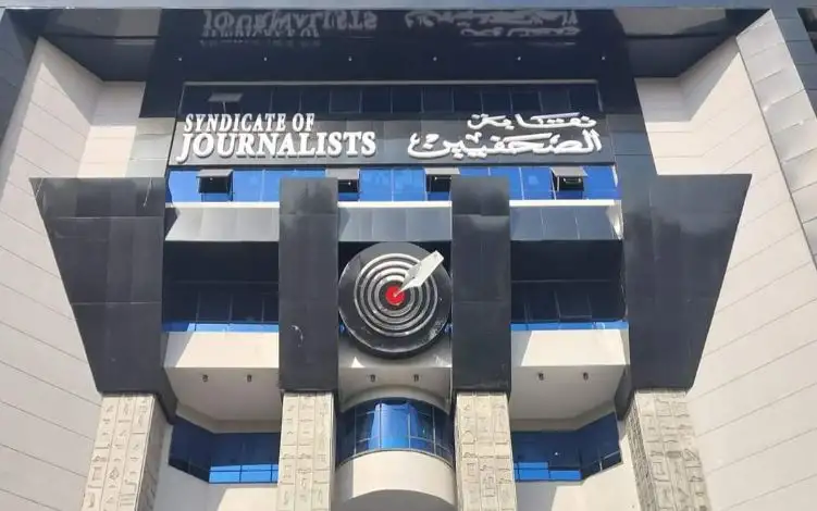 النسخة الثانية من ورشة الرسم لأبناء الصحفيين.. معرض يضم لوحات زيتية وأعمالا فنية بالنقابة