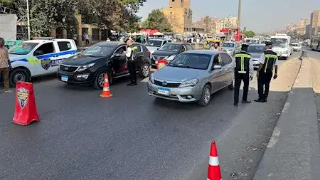 حملات مرورية تضبط 732 مخالفة للملصق الإلكتروني و819 مخالفة لعدم ارتداء الخوذة