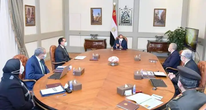 الرئيس السيسي يطلع على الموقف التنفيذي للمجمع الجديد للصناعات الغذائية "قها وإدفينا"، بمدينة السادات على مساحة 120 فدان، وبتكلفة استثمارية حوالي 5,5 مليار جنيه.