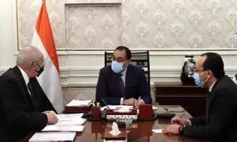 رئيس الوزراء يلتقى رئيس الهيئة العامة للمنطقة الاقتصادية لقناة السويس لمتابعة عدد من ملفات عمل الهيئة