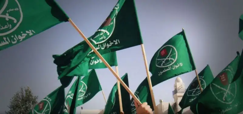 خلافات بين عناصر إخوانية هاربة بتركيا.. حسين عمار يتهم آخرين بالتحريض على سرقة مسكنه وترويع أسرته