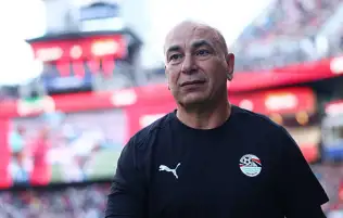 الأعلى للإعلام يمنع ظهور زوجة حسام حسن ويخاطب اتحاد الكرة