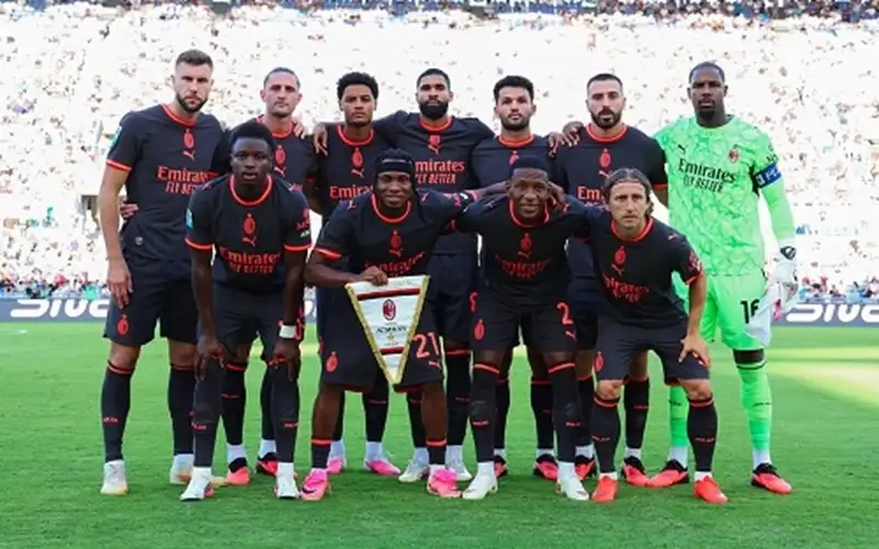 الليلة.. ميلان يواجه بنفيكا في أولى قمم الدوري الأوروبي