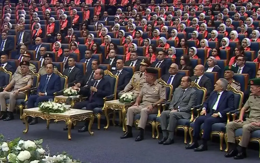 الرئيس السيسي: معايير التوظيف خلال السنوات الماضية «استُبيحت».. والآن لا محاباة أو مجاملة