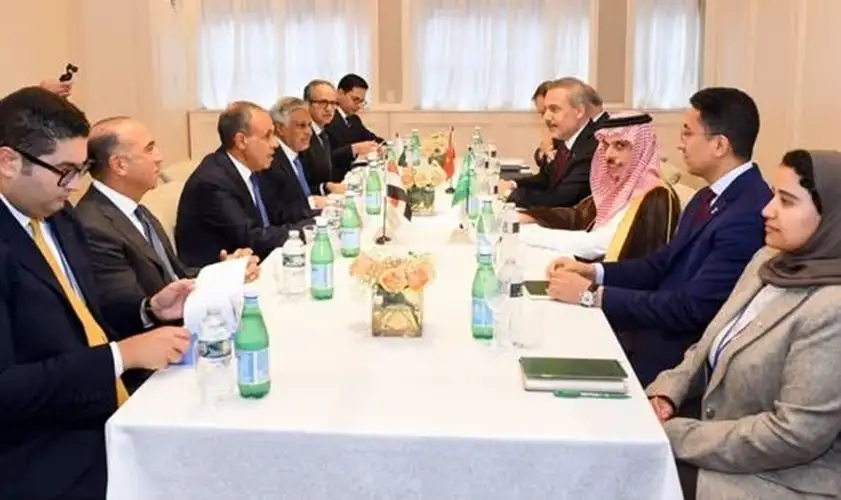 وزير الخارجية يؤكد ضرورة تكثيف الجهود لخفض التصعيد في المنطقة وضمان حرية الملاحة